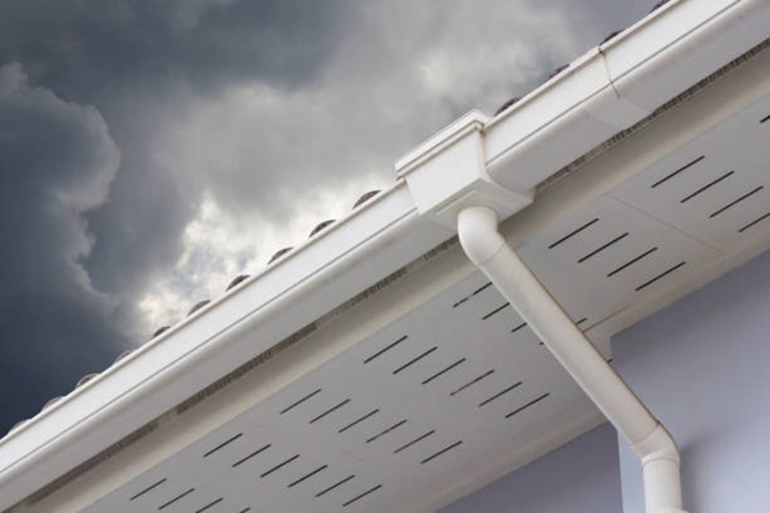 Benefits of Our Seamless Gutter Systems Benefits of Our Seamless Gutter Systems